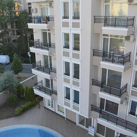 Bratanov Premier Apartmán *